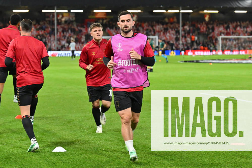 Bournemouth v Sturm Graz, Europa League Lewis Cook (4) of AFC Bournemouth warming up ahead of the Europa League match between Bournemouth and Sturm Graz at the Vitality Stadium, Bournemouth, UK on 15 October 2026. Bournemouth Vitality Stadium Dorset UK Editorial use only ,