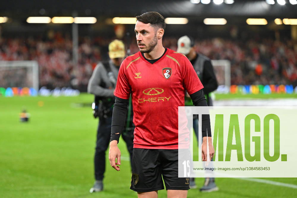 Bournemouth v Sturm Graz, Europa League Adam Smith (15) of AFC Bournemouth warming up ahead of the Europa League match between Bournemouth and Sturm Graz at the Vitality Stadium, Bournemouth, UK on 15 October 2026. Bournemouth Vitality Stadium Dorset UK Editorial use only ,