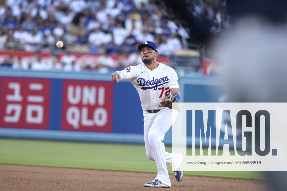 MLB, Baseball Herren, USA Postseason: NLCS Game 4 - Los Angeles Dodgers vs Milwaukee Brewers Los Angeles Dodgers infielder Miguel Rojas in action during Game 4 of the National League Championship Series between the Los Angeles Dodgers and the Milwaukee Brewers at Dodger Stadium in Los Angeles, California, USA, 15 October 2026. LOS ANGELES CALIFORNIA UNITED STATES