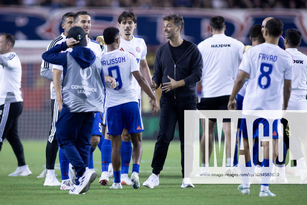 HNK Hajduk Split players celebrate their victory over Ajax with coach Gonzalo Garcia after the UEFA Conference League match at Poljud Stadium. UEFA Conference League: HNK Hajduk Split Vs AFC Ajax Amsterdam 2:1 - ZUMAp210 20261015_zsp_p210_024