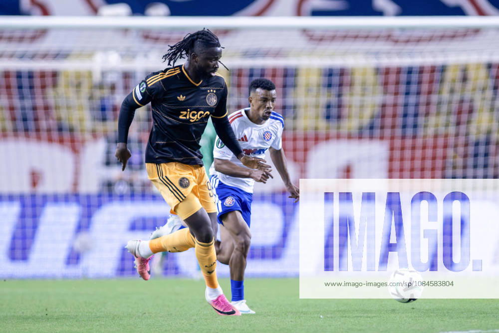 Toluwalase Arokodare (AFC Ajax) 99 and Dalisson de Almeida ( HNK HAJDUK Split) 9 in action during he UEFA Conference League match between HNK Hajduk Split (CRO) and AFC Ajax Amsterdam (NL) at Poljud Stadium. Split Croatia - ZUMAp210 20261015_zsp_p210_051