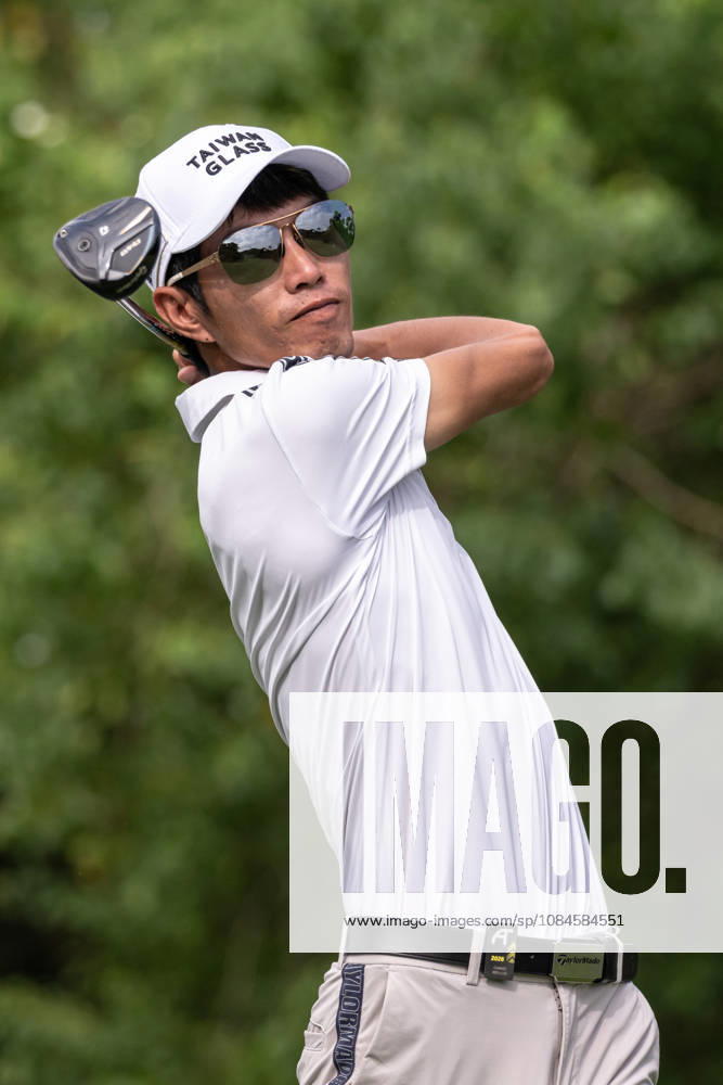 CHANG, Wei-lun from Taiwan. Round 2 in the Macao Open Golf at Macau Golf & Country Club. Macau Open Golf Round 2 - ZUMAr144 20261016_zap_r144_014