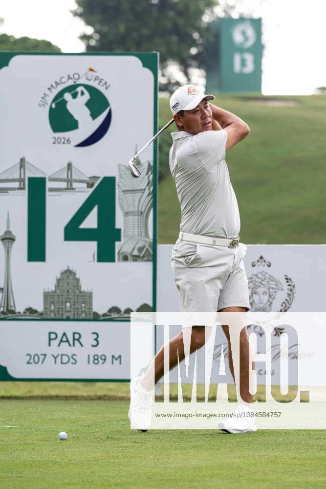 WU, Ashun from China. Round 2 in the Macao Open Golf at Macau Golf & Country Club. Coloane China - ZUMAr144 20261016_zap_r144_048