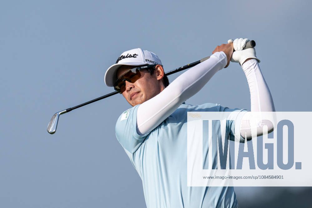 Rattanon WANNASRICHAN from Thailand. Round 2 in the Macao Open Golf at Macau Golf & Country Club. Macau Open Golf Round 2 - ZUMAr144 20261016_zap_r144_064