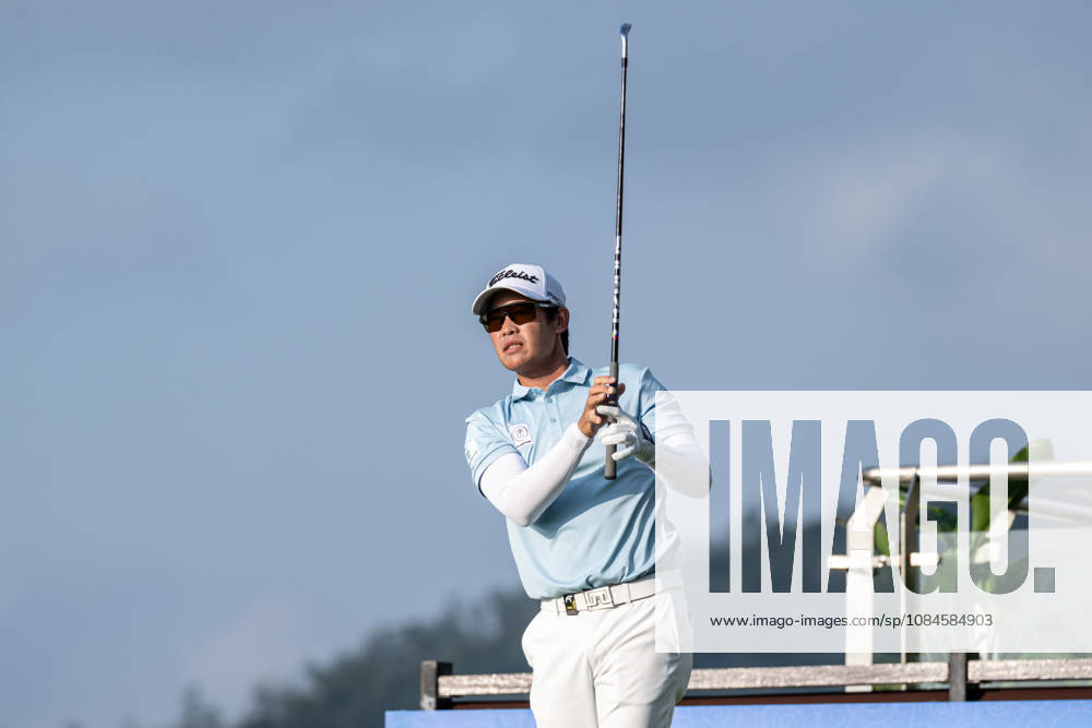Rattanon WANNASRICHAN from Thailand. Round 2 in the Macao Open Golf at Macau Golf & Country Club. Macau Open Golf Round 2 - ZUMAr144 20261016_zap_r144_066