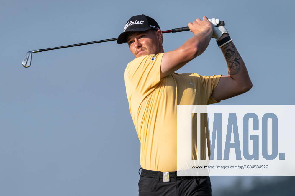 Cameron JOHN from Australia. Round 2 in the Macao Open Golf at Macau Golf & Country Club. Coloane China - ZUMAr144 20261016_zap_r144_069