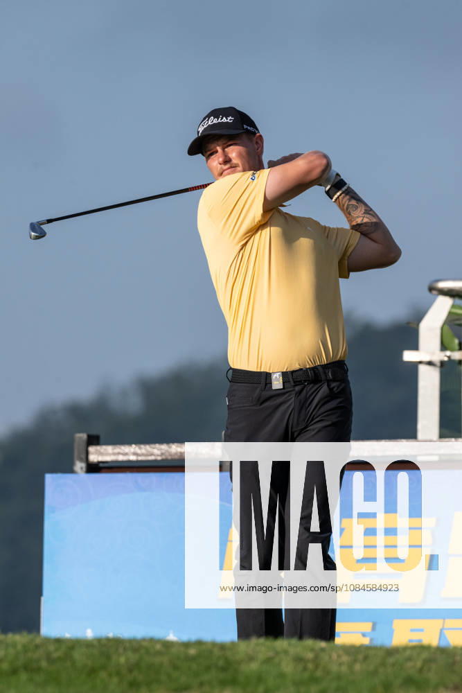 Cameron JOHN from Australia. Round 2 in the Macao Open Golf at Macau Golf & Country Club. Macau Open Golf Round 2 - ZUMAr144 20261016_zap_r144_068