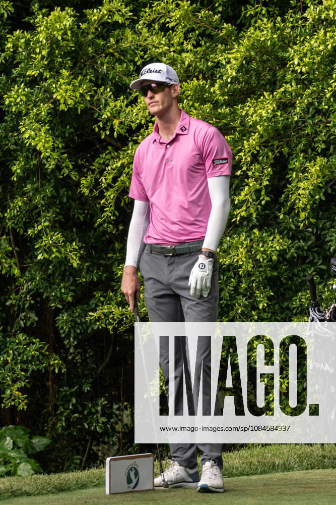 Charles PORTER from the USA drops his club annoyed by his shot.Round 2 in the Macao Open Golf at Macau Golf & Country Club. Macau Open Golf Round 2 - ZUMAr144 20261016_zap_r144_071