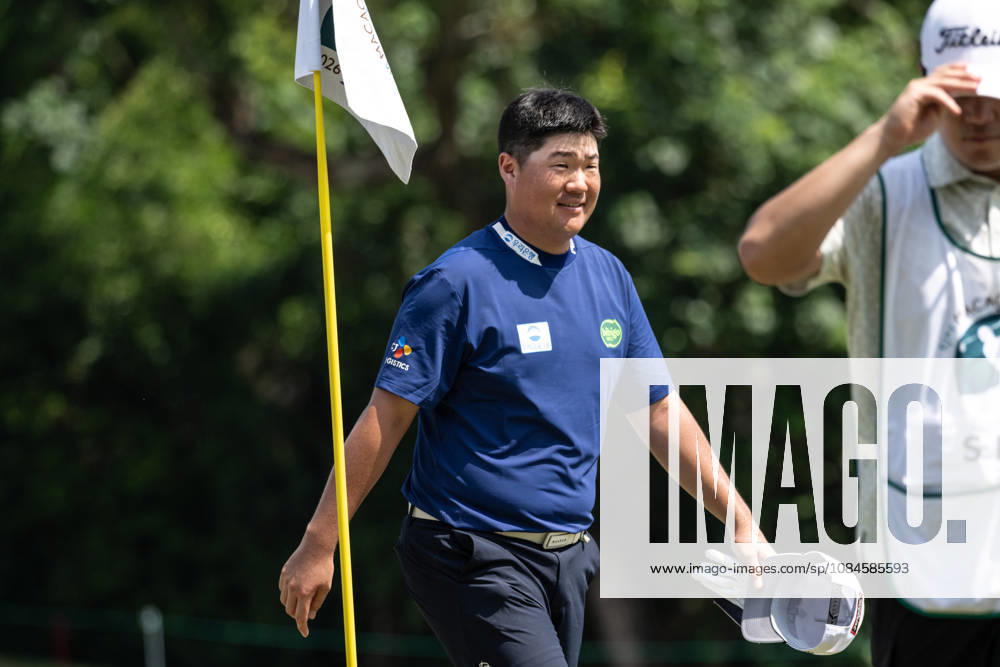 Sungjae IM from Korea is happy after his round of -7 par bringing him into the lead with -13par. Round 2 in the Macao Open Golf at Macau Golf & Country Club. Macau Open Golf Round 2 - ZUMAr144 20261016_zap_r144_088