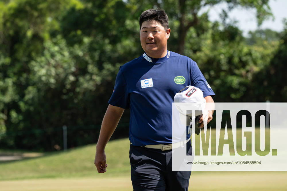 Sungjae IM from Korea is happy after his round of -7 par bringing him into the lead with -13par. Round 2 in the Macao Open Golf at Macau Golf & Country Club. Macau Open Golf Round 2 - ZUMAr144 20261016_zap_r144_089