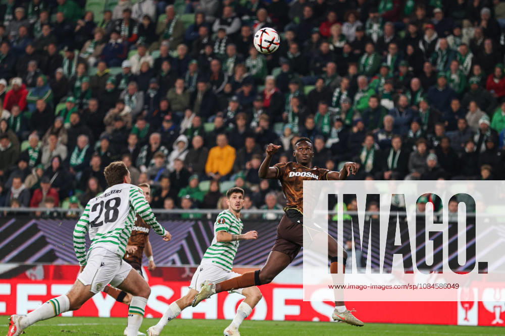 (261016) -- BUDAPEST, Oct. 16, 2026 -- Baboucarr Faal (R) of Viktoria Plzen vies for the ball during the UEFA Europa League 2026 27 League Phase match between Ferencvaros and Viktoria Plzen in Budapest, Hungary, Oct. 15, 2026. ) (SP)HUNGARY-BUDAPEST-FOOTBALL-UEFA EUROPA LEAGUE-FERENCVAROS VS VIKTORIA PLZEN HuxZhixuan