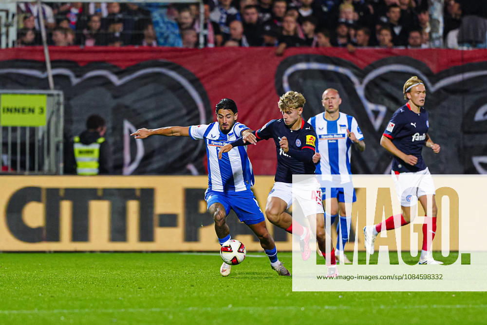 Kevin Sessa (Hertha BSC, 08), Till Wiese (Holstein Kiel, 43) GER, Holstein Kiel vs. Hertha BSC, Fußball, 2. Bundesliga, Spieltag 08, Saison 2026 2027, 16.10.2026 DFL REGULATIONS PROHIBIT ANY USE OF PHOTOGRAPHS AS IMAGE SEQUENCES AND OR QUASI-VIDEO GER, Holstein Kiel vs. Hertha BSC, Fußball, 2. Bundesliga, Spieltag 08, Saison 2026 2027, 16.10.2026 Kiel