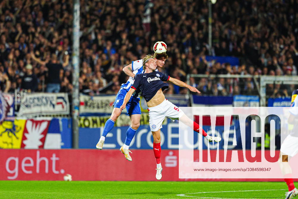 Noah Madsen (Holstein Kiel, 05), Sebastian Grönning (Hertha BSC, 17) GER, Holstein Kiel vs. Hertha BSC, Fußball, 2. Bundesliga, Spieltag 08, Saison 2026 2027, 16.10.2026 DFL REGULATIONS PROHIBIT ANY USE OF PHOTOGRAPHS AS IMAGE SEQUENCES AND OR QUASI-VIDEO GER, Holstein Kiel vs. Hertha BSC, Fußball, 2. Bundesliga, Spieltag 08, Saison 2026 2027, 16.10.2026 Kiel