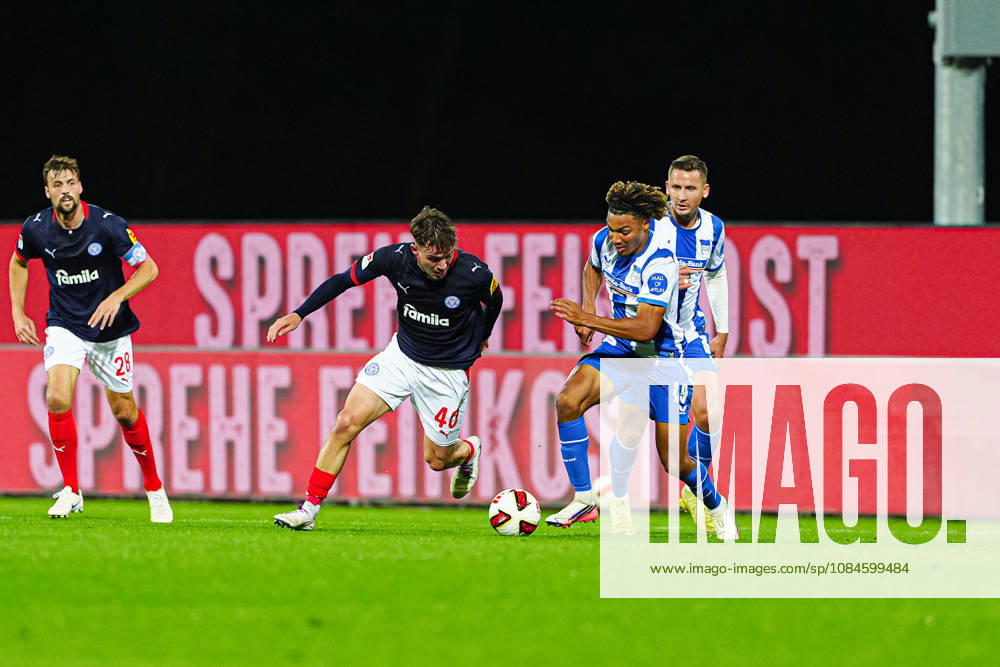Leon Parduzi (Holstein Kiel, 40), Oluwaseun Adewumi (Hertha BSC, 19) GER, Holstein Kiel vs. Hertha BSC, Fußball, 2. Bundesliga, Spieltag 08, Saison 2026 2027, 16.10.2026 DFL REGULATIONS PROHIBIT ANY USE OF PHOTOGRAPHS AS IMAGE SEQUENCES AND OR QUASI-VIDEO GER, Holstein Kiel vs. Hertha BSC, Fußball, 2. Bundesliga, Spieltag 08, Saison 2026 2027, 16.10.2026 Kiel