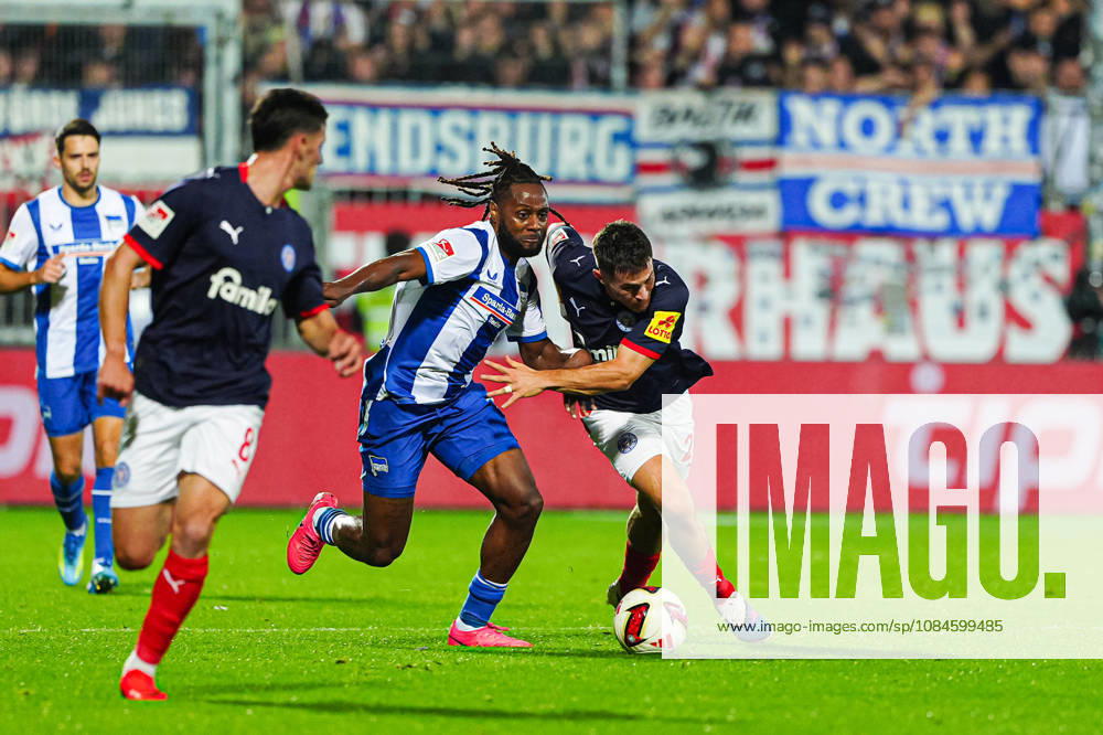 Deyovaisio Zeefuik (Hertha BSC, 42), Adrian Kapralik (Holstein Kiel, 20) GER, Holstein Kiel vs. Hertha BSC, Fußball, 2. Bundesliga, Spieltag 08, Saison 2026 2027, 16.10.2026 DFL REGULATIONS PROHIBIT ANY USE OF PHOTOGRAPHS AS IMAGE SEQUENCES AND OR QUASI-VIDEO GER, Holstein Kiel vs. Hertha BSC, Fußball, 2. Bundesliga, Spieltag 08, Saison 2026 2027, 16.10.2026 Kiel