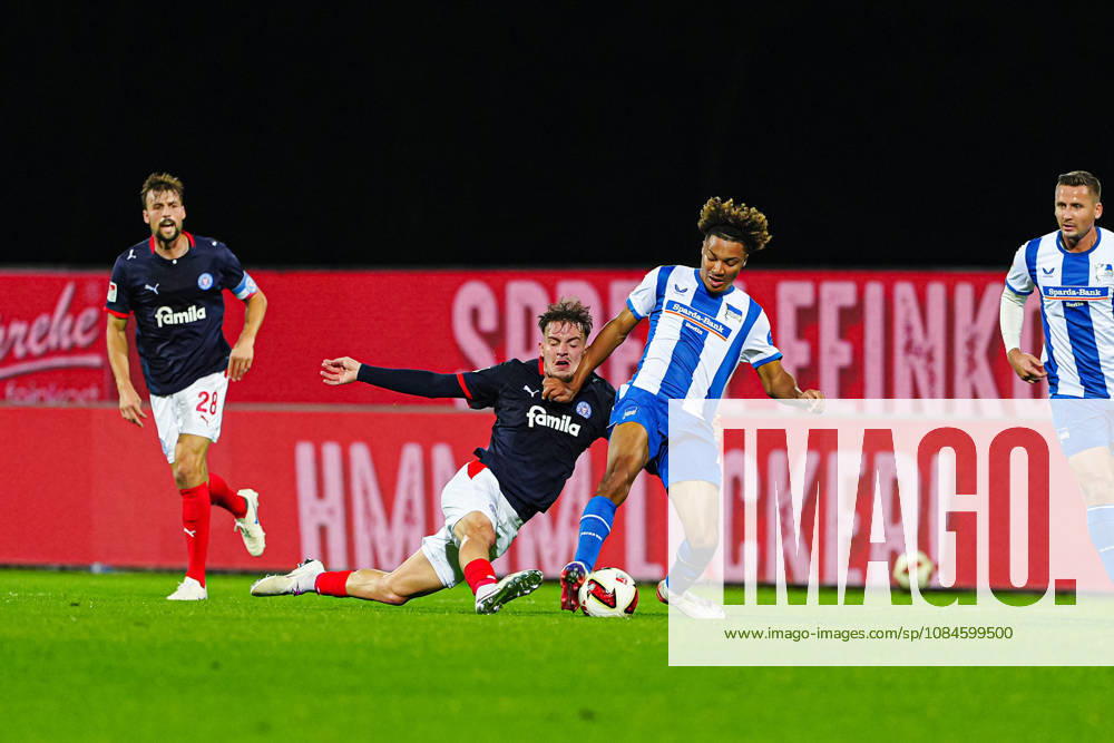 Leon Parduzi (Holstein Kiel, 40), Oluwaseun Adewumi (Hertha BSC, 19) GER, Holstein Kiel vs. Hertha BSC, Fußball, 2. Bundesliga, Spieltag 08, Saison 2026 2027, 16.10.2026 DFL REGULATIONS PROHIBIT ANY USE OF PHOTOGRAPHS AS IMAGE SEQUENCES AND OR QUASI-VIDEO GER, Holstein Kiel vs. Hertha BSC, Fußball, 2. Bundesliga, Spieltag 08, Saison 2026 2027, 16.10.2026 Kiel