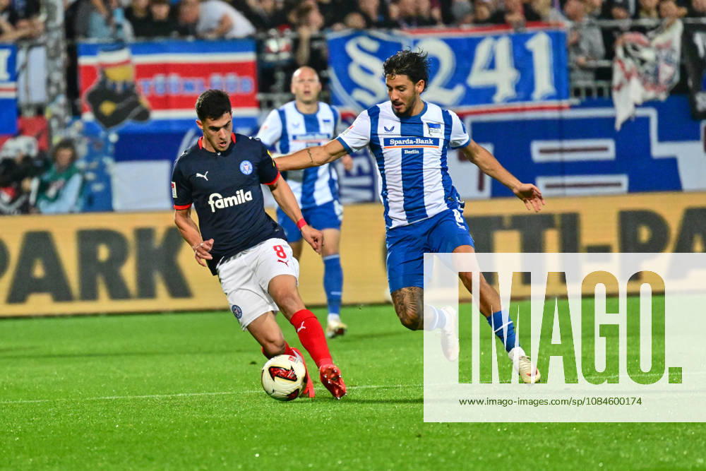 Fußball, Herren, 2.BL (Bundesliga), Saison 2026 2027, Holstein Kiel - Hertha BSC Berlin, 8. Spieltag, KSV, Holstein-Stadion, Letzter gegen Tabellenführer Guillermo Balzi am Ball gegen Kevin Simone Sessa Kiel, Holstein-Stadion Holstein-Stadion Schleswig-Holstein Deutschland