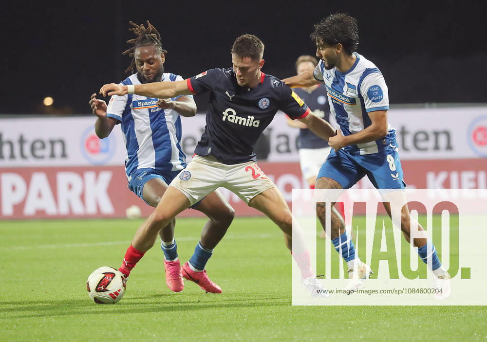 Deyovaisio Zeefuik (Hertha BSC Berlin), Adrian Kapralik (Holstein Kiel), Kevin Sessa (Hertha BSC Berlin) Fussball, Herren, Saison 2026 2027, 2.BL, Holstein Stadion, Holstein Kiel gegen Hertha BSC Berlin DFL REGULATIONS PROHIBIT ANY USE OF PHOTOGRAPHS AS IMAGE SEQUENCES AND OR QUASI-VIDEO.