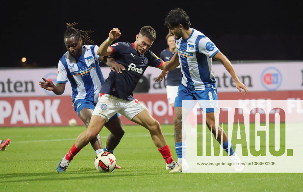 Deyovaisio Zeefuik (Hertha BSC Berlin), Adrian Kapralik (Holstein Kiel), Kevin Sessa (Hertha BSC Berlin) Fussball, Herren, Saison 2026 2027, 2.BL, Holstein Stadion, Holstein Kiel gegen Hertha BSC Berlin DFL REGULATIONS PROHIBIT ANY USE OF PHOTOGRAPHS AS IMAGE SEQUENCES AND OR QUASI-VIDEO.