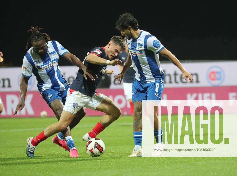 Deyovaisio Zeefuik (Hertha BSC Berlin), Adrian Kapralik (Holstein Kiel), Kevin Sessa (Hertha BSC Berlin) Fussball, Herren, Saison 2026 2027, 2.BL, Holstein Stadion, Holstein Kiel gegen Hertha BSC Berlin DFL REGULATIONS PROHIBIT ANY USE OF PHOTOGRAPHS AS IMAGE SEQUENCES AND OR QUASI-VIDEO.