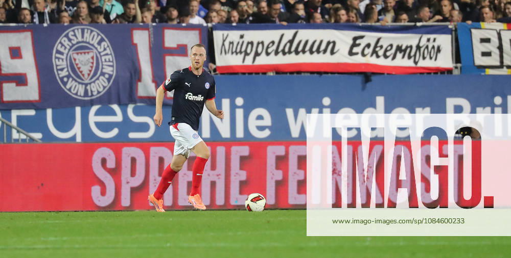 Sebastian Schonlau (Holstein Kiel) Fussball, Herren, Saison 2026 2027, 2.BL, Holstein Stadion, Holstein Kiel gegen Hertha BSC Berlin DFL REGULATIONS PROHIBIT ANY USE OF PHOTOGRAPHS AS IMAGE SEQUENCES AND OR QUASI-VIDEO.