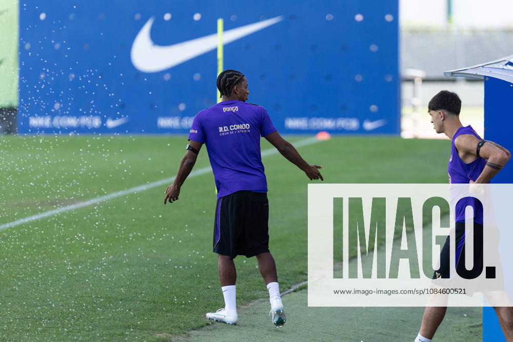 SANT JOAN DESPI, SPAIN - OCTOBER 16: Alejandro Balde of FC Barcelona, Barca take part in a training session ahead of the LaLiga EA Sports match against Real Betis on October 16, 2026, at the Ciutat Esportiva Joan Gamper in Sant Joan Despi, Barcelona, Spain. FC Barcelona Train Ahead Of Real Betis Match - ZUMAs316 20261016_znp_s316_004