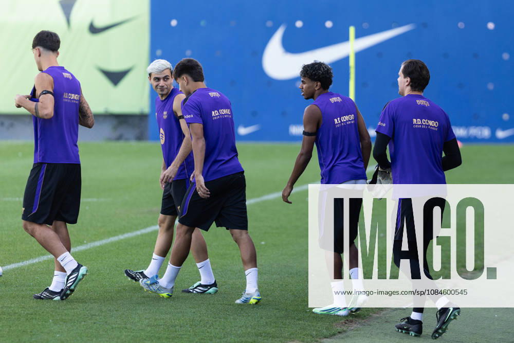 SANT JOAN DESPI, SPAIN - OCTOBER 16: Players of FC Barcelona, Barca take part in a training session ahead of the LaLiga EA Sports match against Real Betis on October 16, 2026, at the Ciutat Esportiva Joan Gamper in Sant Joan Despi, Barcelona, Spain. FC Barcelona Train Ahead Of Real Betis Match - ZUMAs316 20261016_znp_s316_012