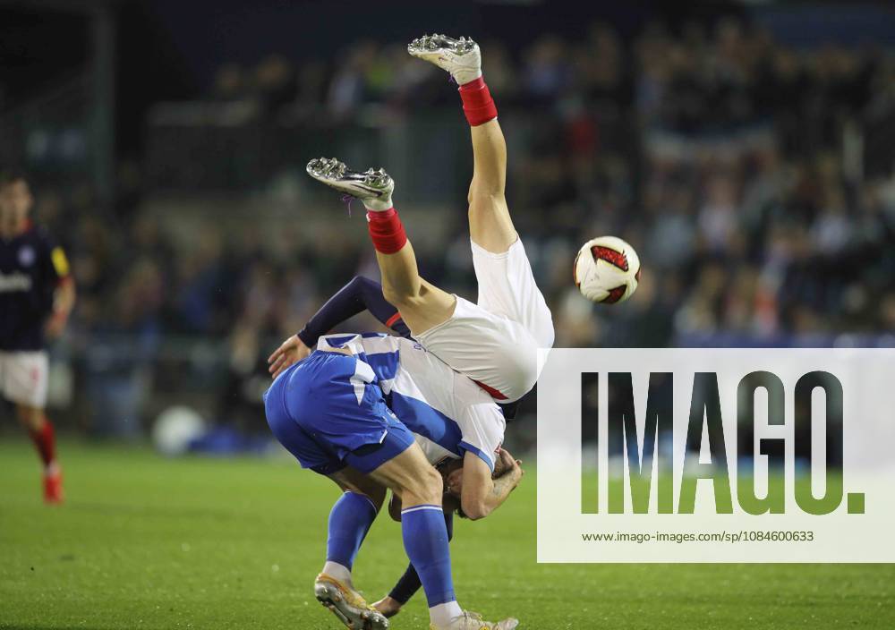 Foto : Leon PARDUZI (Kiel) gegen Sebastian GRÖNNING (Hertha) Fussball 2. Bundesliga , 2. Spieltag am Fr. 16.10.2026 Holstein Kiel - Hertha BSC