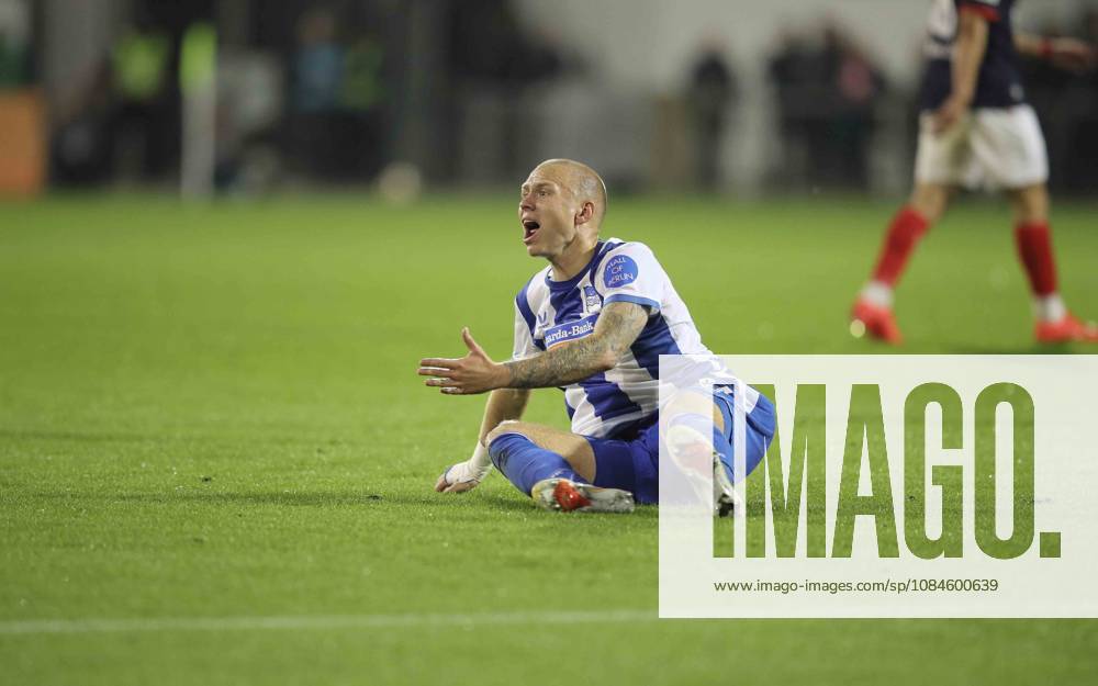 Foto : skeptische Miene bei ... Jon Dragur THORSTEINSSON (Hertha) Fussball 2. Bundesliga , 2. Spieltag am Fr. 16.10.2026 Holstein Kiel - Hertha BSC