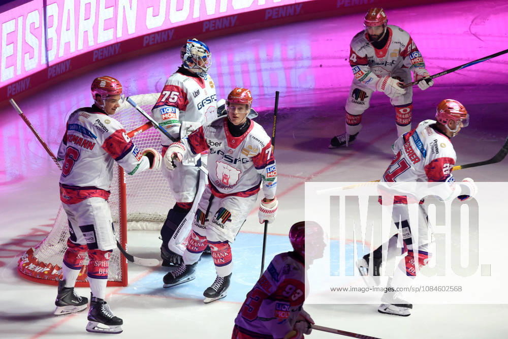DEU, GER, Eishockey, 9.Spieltag, Saison 2026 27, Berlin, Eisbaeren Berlin vs. RB Muenchen Jonas Neffin ( Eisbaeren Berlin 75 ), Eisbaeren-Spielerkreis nordphoto GmbH Engler Berlin Uber-Arena Berlin Deutschland