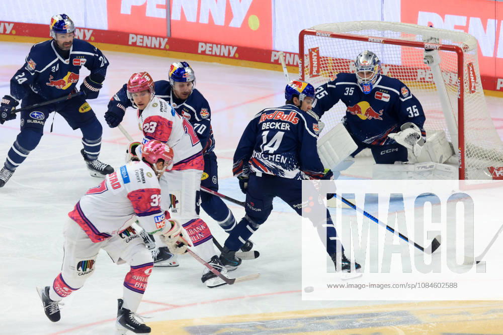 DEU, GER, Eishockey, 9.Spieltag, Saison 2026 27, Berlin, Eisbaeren Berlin vs. RB Muenchen Markus Vikingstad ( Eisbaeren Berlin 37 ), Rihards Griva ( Eisbaeren Berlin 23 ), Mathias Niederberger ( RedBull Muenchen 35 ), Luis Becker ( RedBull Muenchen 14 ), Maximilian Daubner ( RedBull Muenchen 70 ), RYAN MURPHY ( RedBull Muenchen 24 ) nordphoto GmbH Engler Berlin Uber-Arena Berlin Deutschland