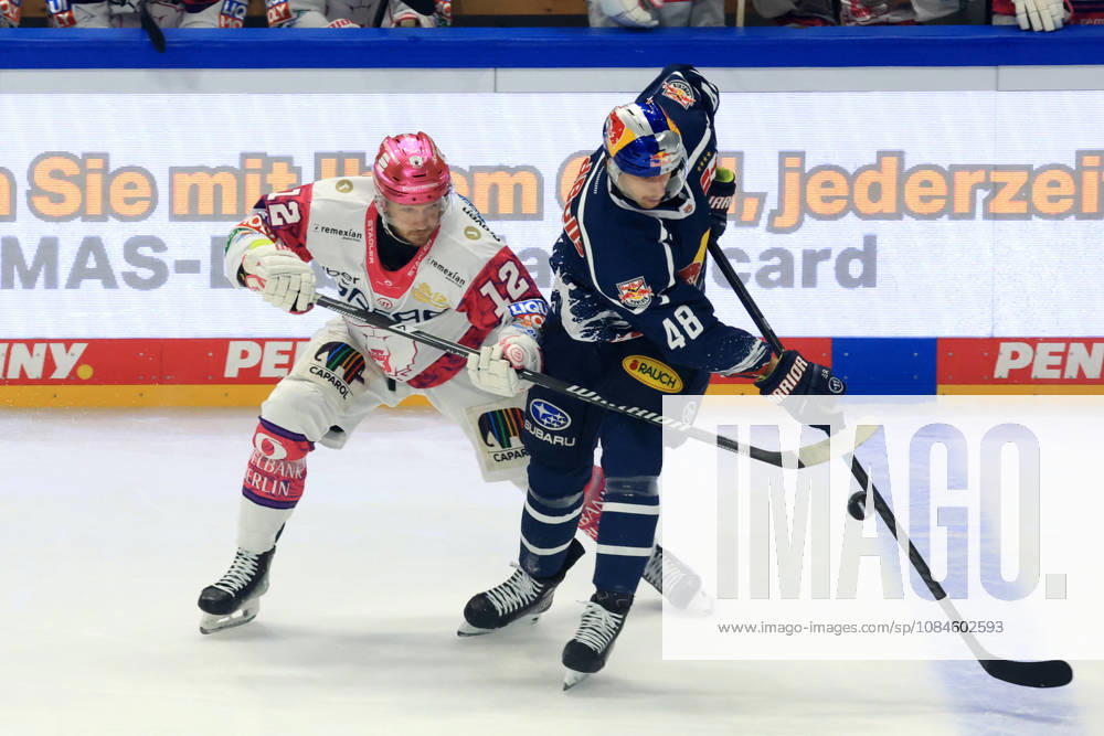 DEU, GER, Eishockey, 9.Spieltag, Saison 2026 27, Berlin, Eisbaeren Berlin vs. RB Muenchen Eric Mik ( Eisbaeren Berlin 12 ), Lucas Thaler ( RedBull Muenchen 48 ) nordphoto GmbH Engler Berlin Uber-Arena Berlin Deutschland