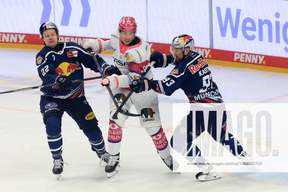DEU, GER, Eishockey, 9.Spieltag, Saison 2026 27, Berlin, Eisbaeren Berlin vs. RB Muenchen Yannick Veilleux ( Eisbaeren Berlin 38 ), VILLE POKKA ( RedBull Muenchen 22 ), Maximilian Kastner ( RedBull Muenchen 93 ) nordphoto GmbH Engler Berlin Uber-Arena Berlin Deutschland
