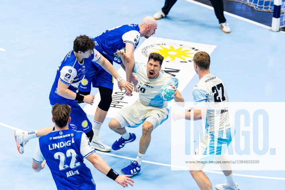 GER, Handball, Maenner, Saison 26 27, Opel 1.Bl, 9.Spieltag, ThSV Eisenach - VfL Gummersbach Alex Dujshebaev (VfL Gummersbach), Tillman Leu (ThSV Eisenach,99), Dominik Solak (ThSV Eisenach,30) 99817 Eisenach Werner-Assmann-Halle Am Sportp Thueringen Deutschland
