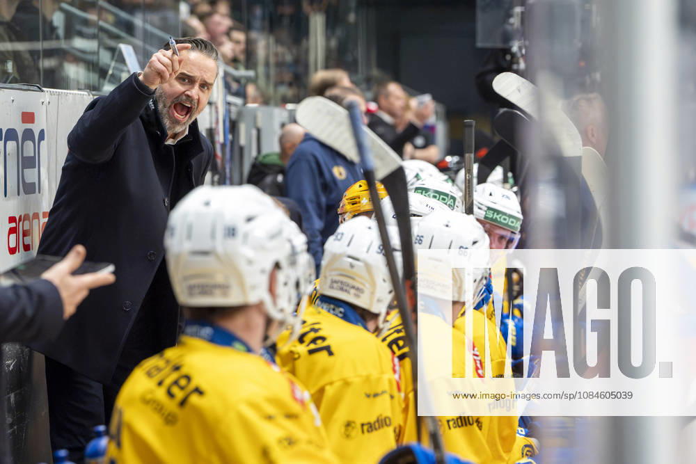 headcoach Josh Holden of Davos during the game between HC Lugano v HC Davos at the Corner Arena on October 16, 2026 in Lugano, Switzerland. Lugano Ticino Switzerland