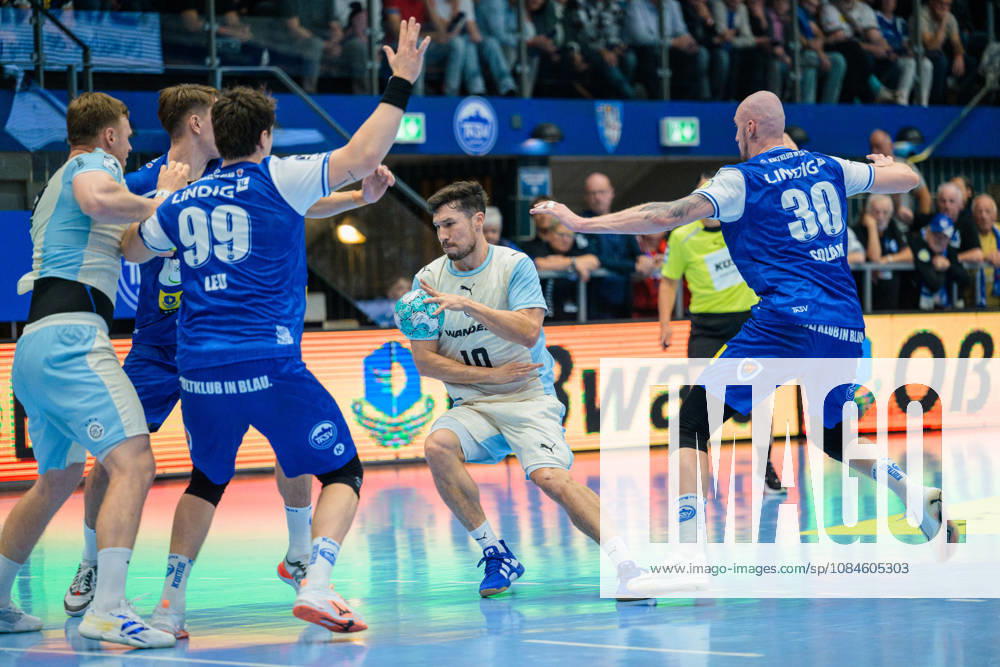 Alex Dujshebaev (VfL Gummersbach, 10), Tillman Leu (ThSV Eisenach, 99), Dominik Solak (ThSV Eisenach, 30), Oskar Joelsson (ThSV Eisenach, 03) GER, ThSV Eisenach gegen VfL Gummersbach, 1. Opel Handballbundesliga, Handball, 9.Spieltag, Saison 2026 2027, 20.00 Uhr, 16.10.2026 GER, ThSV Eisenach gegen VfL Gummersbach, 1. Opel Handballbundesliga, Handball, 9.Spieltag, Saison 2026 2027, 20.00 Uhr, 16.10.2026 Eisenach