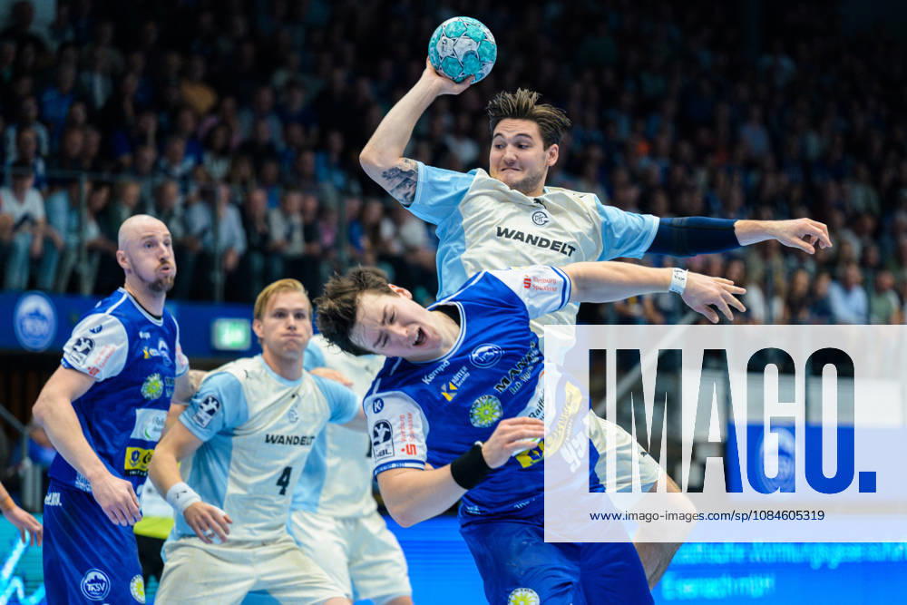 Ludvig Hallback (VfL Gummersbach, 20) im Wurf, Tillman Leu (ThSV Eisenach, 99), Ellidi Vidarsson (VfL Gummersbach, 04), Dominik Solak (ThSV Eisenach, 30) GER, ThSV Eisenach gegen VfL Gummersbach, 1. Opel Handballbundesliga, Handball, 9.Spieltag, Saison 2026 2027, 20.00 Uhr, 16.10.2026 GER, ThSV Eisenach gegen VfL Gummersbach, 1. Opel Handballbundesliga, Handball, 9.Spieltag, Saison 2026 2027, 20.00 Uhr, 16.10.2026 Eisenach