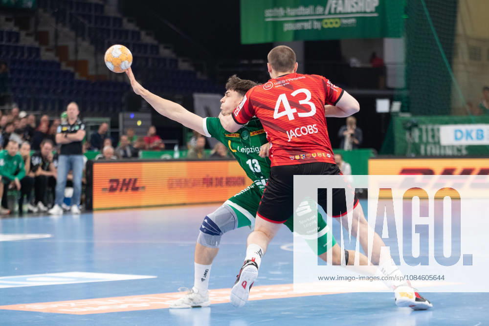Handball, HBL2: SC DHfK Leipzig - ASV Hamm-Westfalen; 16.10.2026 Matej Klima (13, SC DHfK Leipzig) im Griff von Jann Keno Jacobs (43, ASV Hamm-Westfalen). Handball, 2. Bundesliga, Saison 2026 2027, 8. Spieltag: SC DHfK Leipzig vs. ASV Hamm-Westfalen am 16.10.2026 in der Quarterback Immobilien Arena Leipzig.