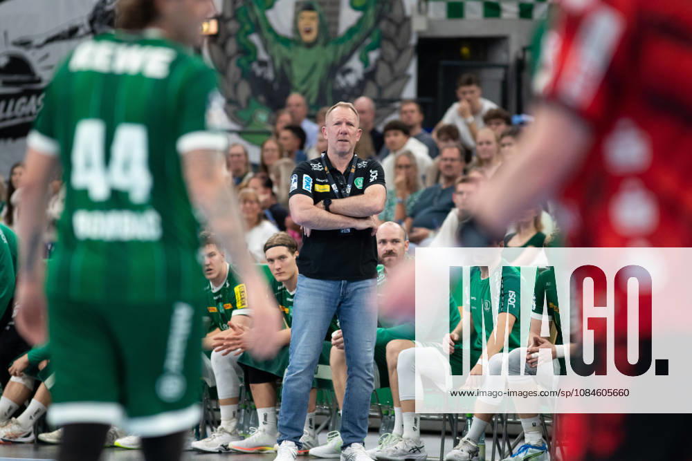 Handball, HBL2: SC DHfK Leipzig - ASV Hamm-Westfalen; 16.10.2026 Cheftrainer Frank Carstens (SC DHfK Leipzig). Handball, 2. Bundesliga, Saison 2026 2027, 8. Spieltag: SC DHfK Leipzig vs. ASV Hamm-Westfalen am 16.10.2026 in der Quarterback Immobilien Arena Leipzig.