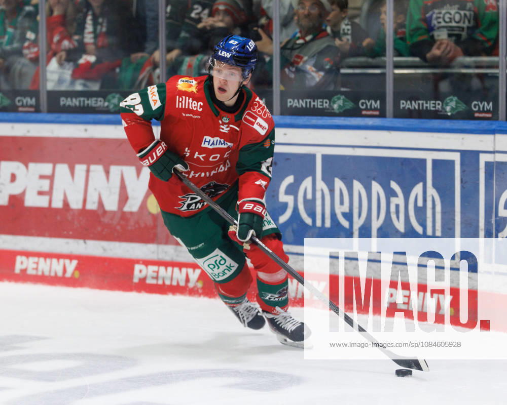 Sebastian Zwickl (83, Augsburger Panther) beim Spiel zwischen Augsburger Panther v Adler Mannheim, Eishockey, Herren, DEL, 2026 2027, 9.Spieltag am 16.10.2026 in Augsburg, Curt-Frenzel-Stadion. Bayern Deutschland