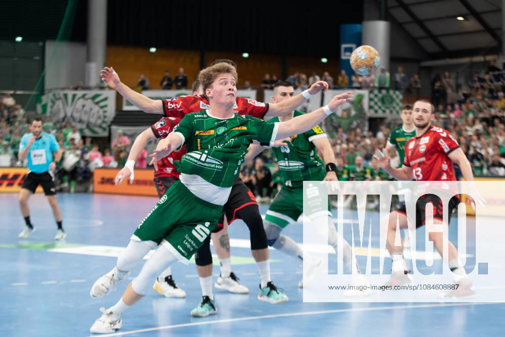 Handball, HBL2: SC DHfK Leipzig - ASV Hamm-Westfalen; 16.10.2026 Finn Schroven (19, SC DHfK Leipzig) wirft. Handball, 2. Bundesliga, Saison 2026 2027, 8. Spieltag: SC DHfK Leipzig vs. ASV Hamm-Westfalen am 16.10.2026 in der Quarterback Immobilien Arena Leipzig.