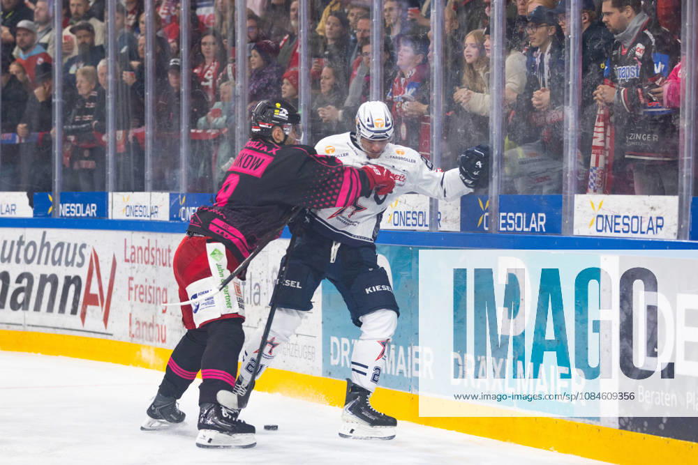 DEL2 (matchday 9) Ice hockey, Eishockey match between EV Landshut and Ravensburg Towerstars on 16.10.2026. in VR-Bank Landshut Arena Landshut, Germany. Finn Serikow (EV Landshut 8) and Matej Mrazek (Ravensburg Towerstars 21) seen in action during the DEL2 (matchday 9) ice hockey match between EV Landshut and Ravensburg Towerstars on 16.10.2026. in VR-Bank Landshut Arena Landshut, Germany.