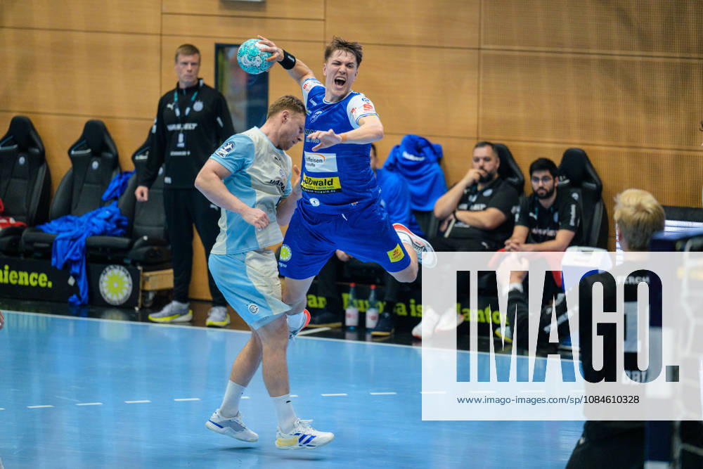 Oskar Joelsson (ThSV Eisenach, 03), Kristjan Horzen (VfL Gummersbach, 27), Bertram Obling (VfL Gummersbach, 16) GER, ThSV Eisenach gegen VfL Gummersbach, 1. Opel Handballbundesliga, Handball, 9.Spieltag, Saison 2026 2027, 20.00 Uhr, 16.10.2026 GER, ThSV Eisenach gegen VfL Gummersbach, 1. Opel Handballbundesliga, Handball, 9.Spieltag, Saison 2026 2027, 20.00 Uhr, 16.10.2026 Eisenach