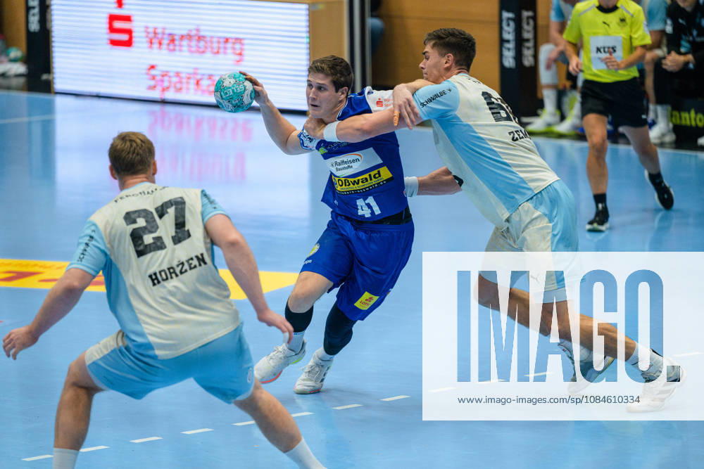 Vukasin Antonijevic (ThSV Eisenach, 41), Kristjan Horzen (VfL Gummersbach, 27), Stepan Zeman (VfL Gummersbach, 66) GER, ThSV Eisenach gegen VfL Gummersbach, 1. Opel Handballbundesliga, Handball, 9.Spieltag, Saison 2026 2027, 20.00 Uhr, 16.10.2026 GER, ThSV Eisenach gegen VfL Gummersbach, 1. Opel Handballbundesliga, Handball, 9.Spieltag, Saison 2026 2027, 20.00 Uhr, 16.10.2026 Eisenach