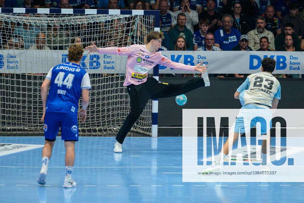 Mats Grupe (ThSV Eisenach, 25), Nikola Roganovic (VfL Gummersbach, 23), Stephan Seitz (ThSV Eisenach, 44) GER, ThSV Eisenach gegen VfL Gummersbach, 1. Opel Handballbundesliga, Handball, 9.Spieltag, Saison 2026 2027, 20.00 Uhr, 16.10.2026 GER, ThSV Eisenach gegen VfL Gummersbach, 1. Opel Handballbundesliga, Handball, 9.Spieltag, Saison 2026 2027, 20.00 Uhr, 16.10.2026 Eisenach