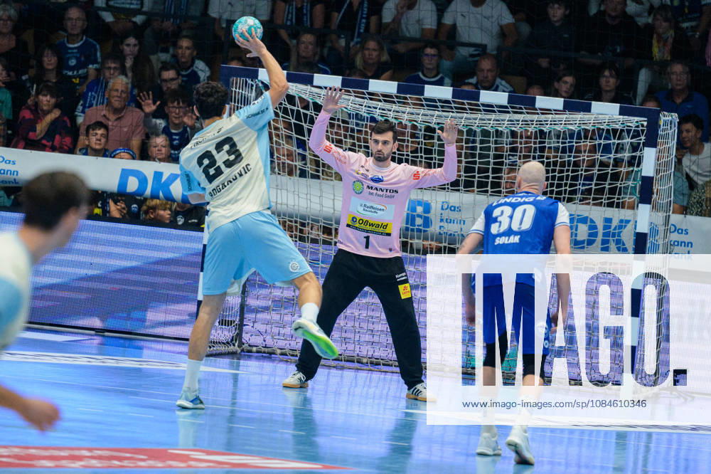 Matija Spikic (ThSV Eisenach, 01), Nikola Roganovic (VfL Gummersbach, 23), Dominik Solak (ThSV Eisenach, 30) GER, ThSV Eisenach gegen VfL Gummersbach, 1. Opel Handballbundesliga, Handball, 9.Spieltag, Saison 2026 2027, 20.00 Uhr, 16.10.2026 GER, ThSV Eisenach gegen VfL Gummersbach, 1. Opel Handballbundesliga, Handball, 9.Spieltag, Saison 2026 2027, 20.00 Uhr, 16.10.2026 Eisenach