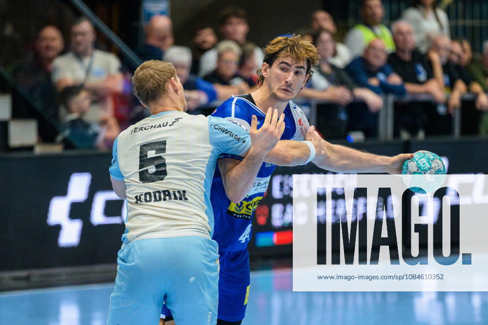 Tilen Kodrin (VfL Gummersbach, 05), Stephan Seitz (ThSV Eisenach, 44) GER, ThSV Eisenach gegen VfL Gummersbach, 1. Opel Handballbundesliga, Handball, 9.Spieltag, Saison 2026 2027, 20.00 Uhr, 16.10.2026 GER, ThSV Eisenach gegen VfL Gummersbach, 1. Opel Handballbundesliga, Handball, 9.Spieltag, Saison 2026 2027, 20.00 Uhr, 16.10.2026 Eisenach