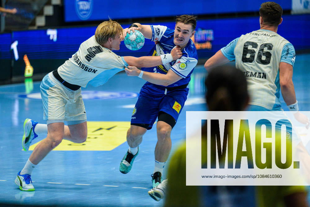 Felix Aellen (ThSV Eisenach, 22), Stepan Zeman (VfL Gummersbach, 66), Ellidi Snaer Vidarsson (VfL Gummersbach, 04) GER, ThSV Eisenach gegen VfL Gummersbach, 1. Opel Handballbundesliga, Handball, 9.Spieltag, Saison 2026 2027, 20.00 Uhr, 16.10.2026 GER, ThSV Eisenach gegen VfL Gummersbach, 1. Opel Handballbundesliga, Handball, 9.Spieltag, Saison 2026 2027, 20.00 Uhr, 16.10.2026 Eisenach