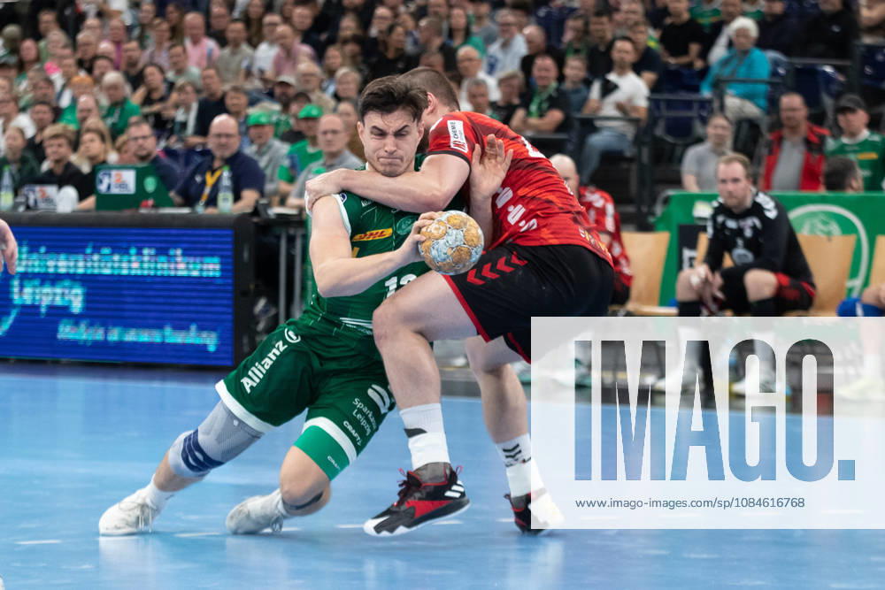 Handball, HBL2: SC DHfK Leipzig - ASV Hamm-Westfalen; 16.10.2026 Matej Klima (13, SC DHfK Leipzig) muss sich gegen Jann Keno Jacobs (43, ASV Hamm-Westfalen) durchsetzen. Handball, 2. Bundesliga, Saison 2026 2027, 8. Spieltag: SC DHfK Leipzig vs. ASV Hamm-Westfalen am 16.10.2026 in der Quarterback Immobilien Arena Leipzig.