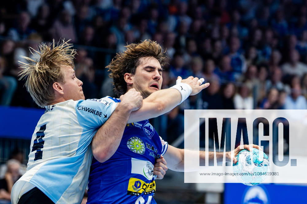 GER, Handball, Maenner, Saison 26 27, Opel 1.Bl, 9.Spieltag, ThSV Eisenach - VfL Gummersbach Ellidi Snaer Vidarsson (VfL Gummersbach), Stephan Seitz (ThSV Eisenach,44) 99817 Eisenach Werner-Assmann-Halle Am Sportp Thueringen Deutschland